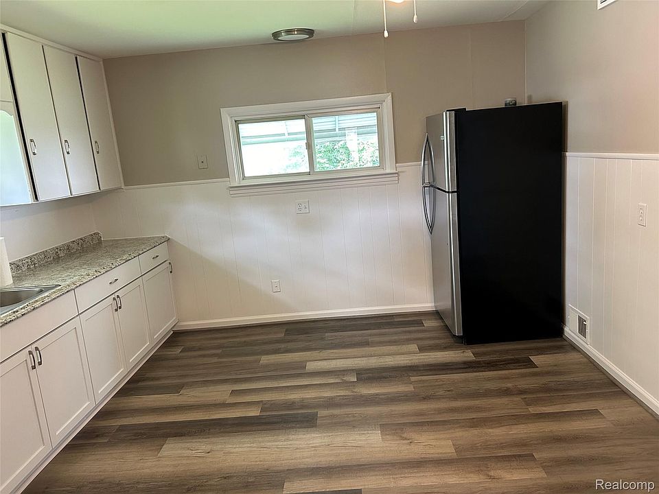 8411 N Middlebelt Rd, photo 7
