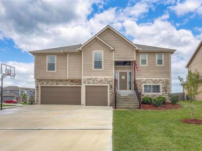 1318 N 160th Ter, Basehor, KS, 66007