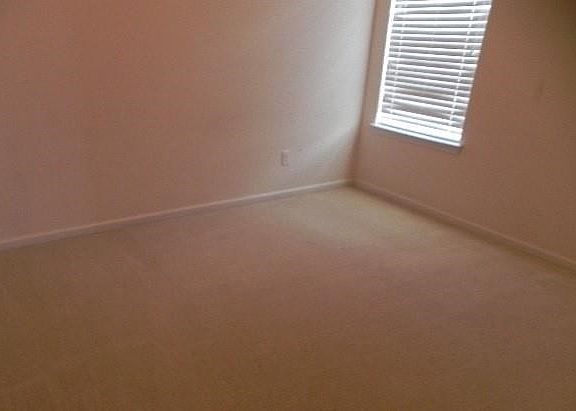 4th image of 907 Dawkins Ct