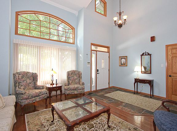 2nd image of 4817 Creek Dr