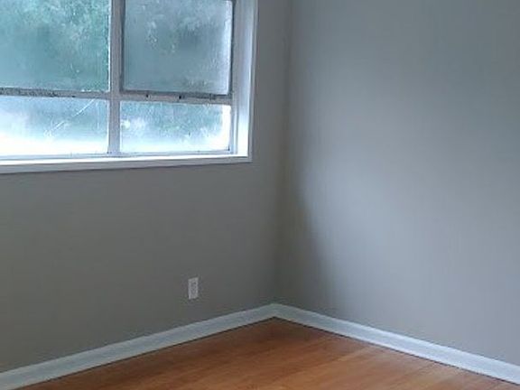 4th image of 1352 North Ave NE APT 1