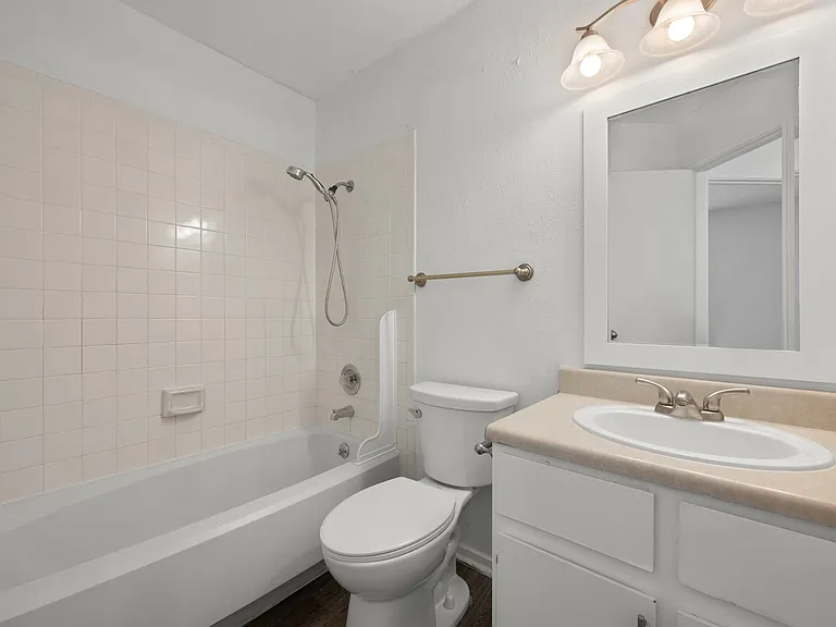 1303 Dominique Dr — Photo 11