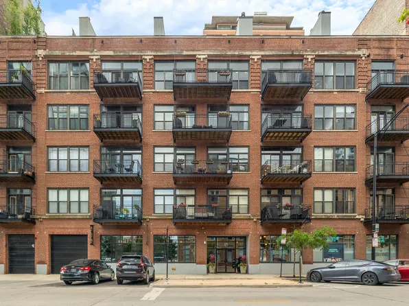 375 W Erie St APT 303, Chicago, IL 60654
