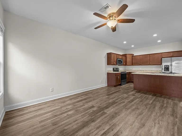 211 N Stingray Ln — Photo 6