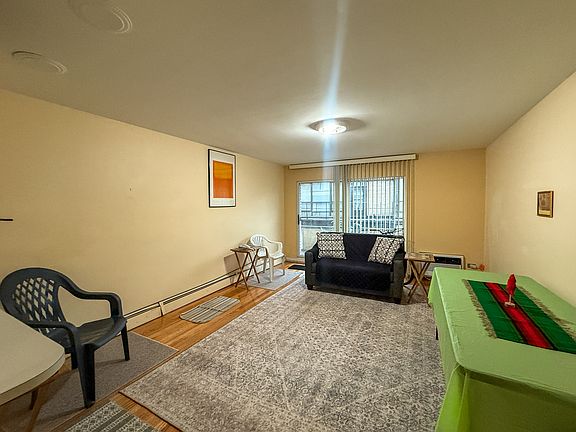 3rd image of 530 W Barry Ave APT 2B