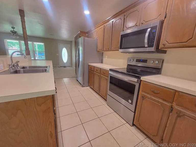 52 Skylark Ln — Photo 4