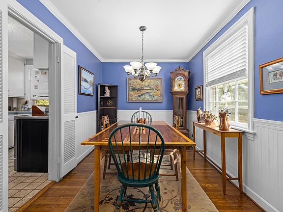 2nd image of 2902 Dellwood Cir
