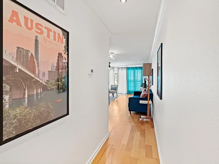 1818 S Lakeshore Blvd #8 — Photo 4
