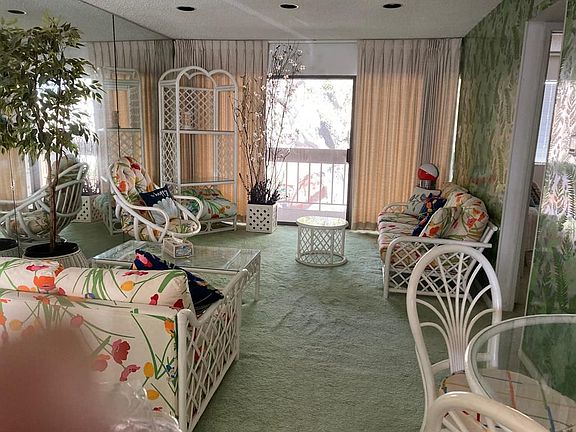 5th image of 12100 Melville Dr APT 504E