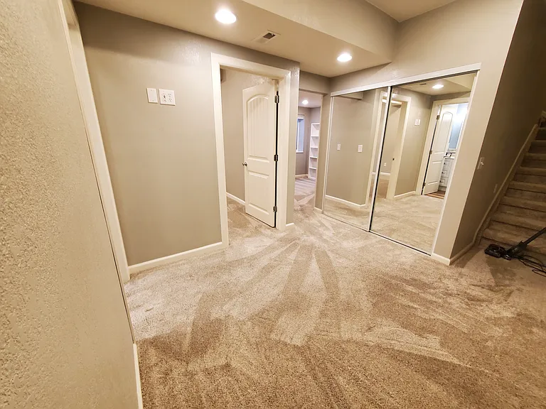6977 Isabell Ln — Photo 8