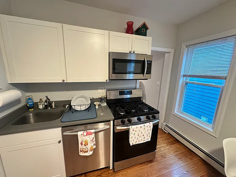 417 Cardinal Medeiros Ave #3 — Photo 4