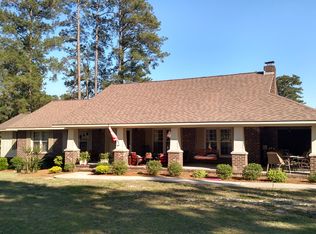 1220 Pony Dr, Hope Mills, NC 28348