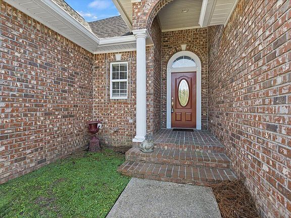 4th image of 7 Twin Oaks Pl