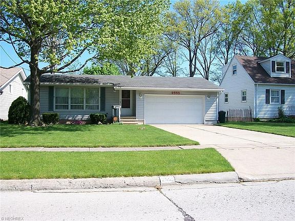 2nd image of 2555 Larkmoor St