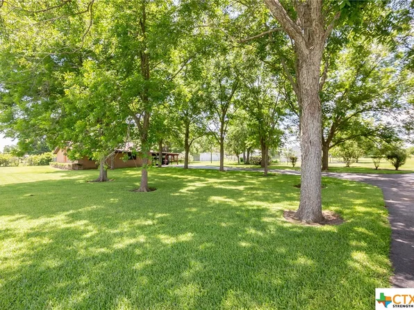 2842 Fm 1685, Victoria, TX 77905