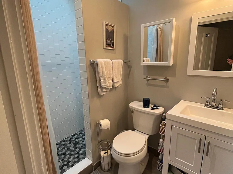 760 E 4th St #2 — Photo 18