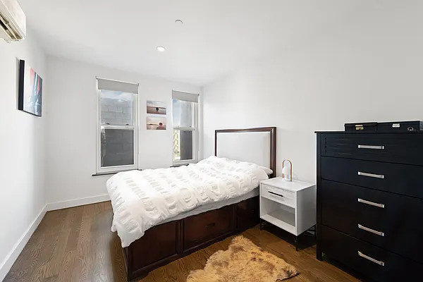 Rented by Douglas Elliman | media 29