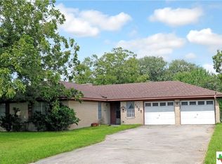 1103 Simpson Rd, Victoria, TX 77904