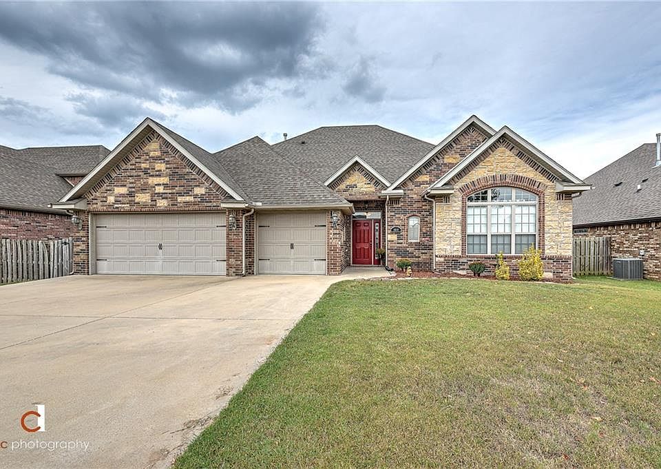 1st image of 3600 SW Riverwood Pl