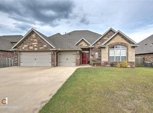 3600 SW Riverwood Pl, Bentonville, AR 72713