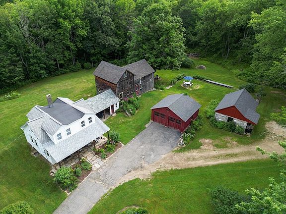 2nd image of 73 E Baylies Rd
