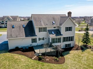 324 Hollyhock Ln, Hartland, WI 53029