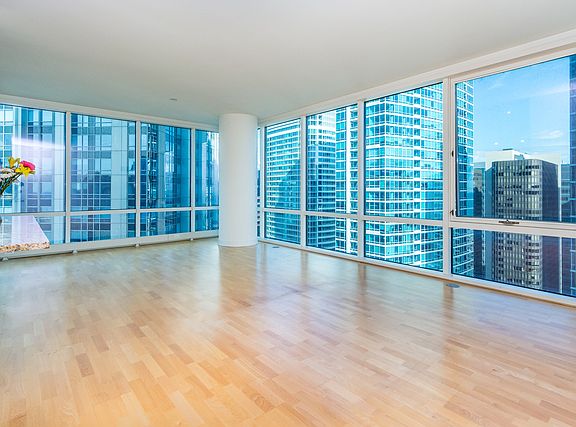 2nd image of 505 N McClurg Ct APT 3706