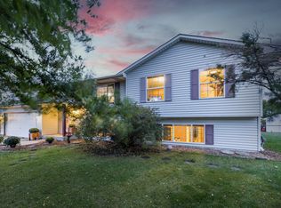 504 Henry Cir, Belle Plaine, MN 56011