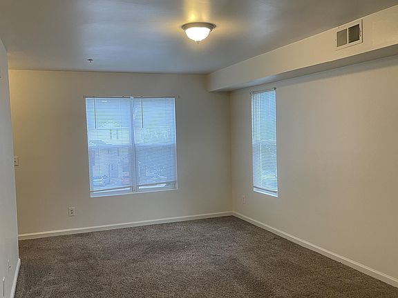 Living / Dining Area