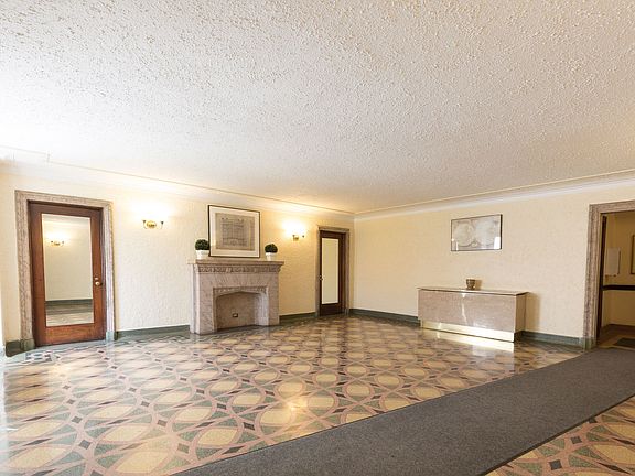 3rd image of 1236 E Madison Park #4W