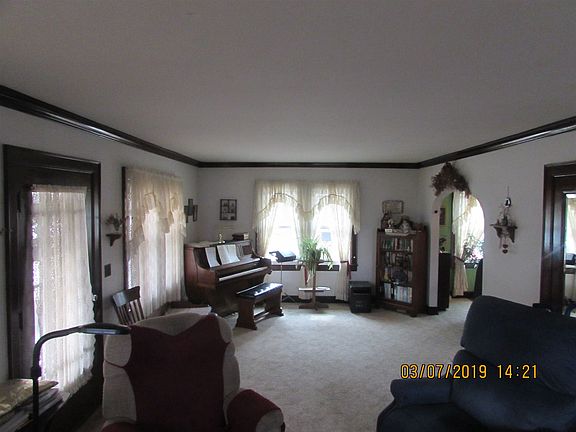 4th image of 2201 S Main St
