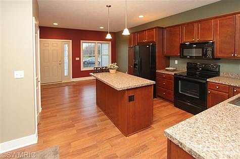 3rd image of 2530 Medinah Ln