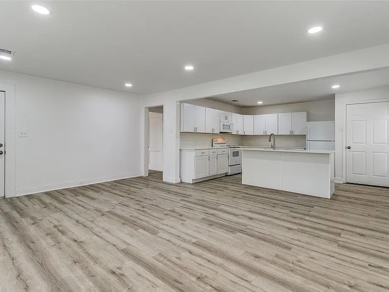 912 S Armstrong Street 731 W — Photo 16