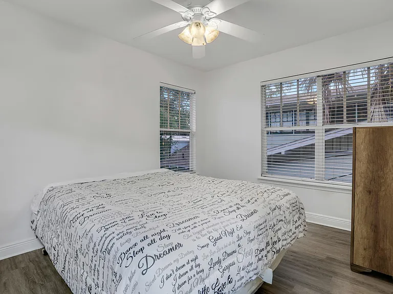 148 S Thornton Ave — Photo 22