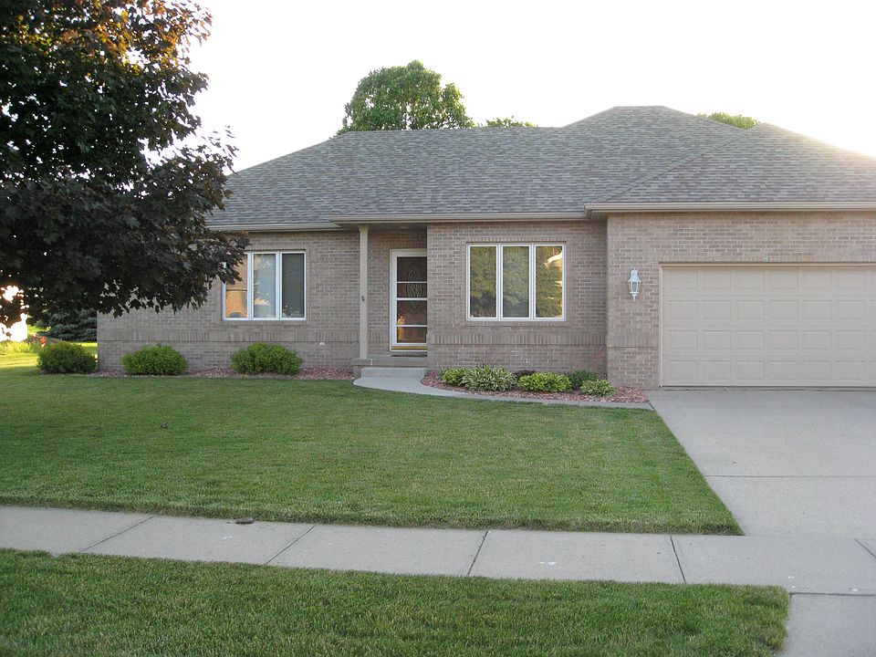 1st image of 411 Baywood Dr