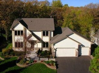 9056 Duckwood Trl, Woodbury, MN 55125