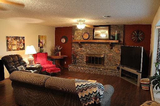 4th image of 901 Jami Ave