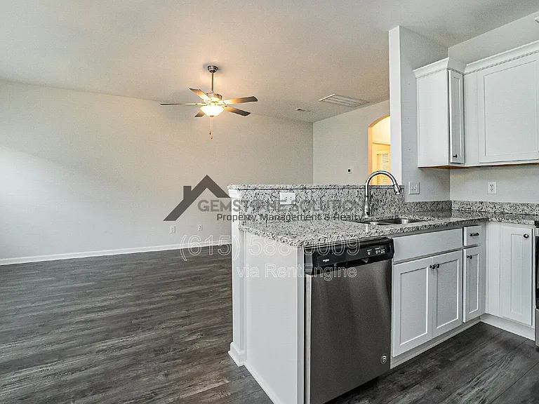 217 Kinsale Dr — Photo 11