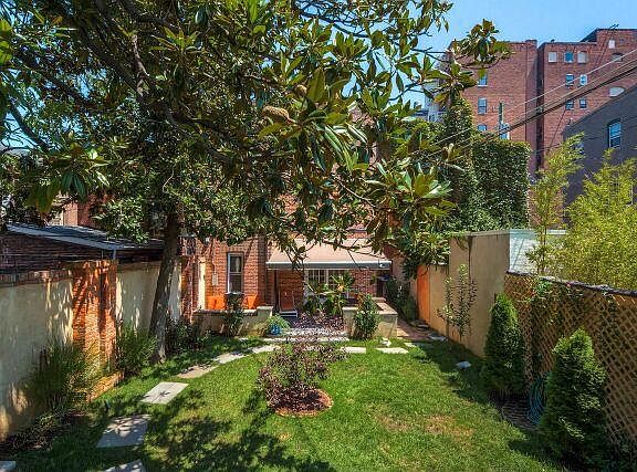 Garden overlooking roof deck