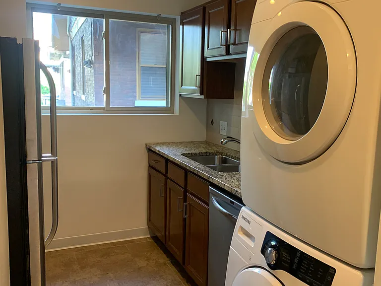 2534 Erie Ave #3 — Photo 16