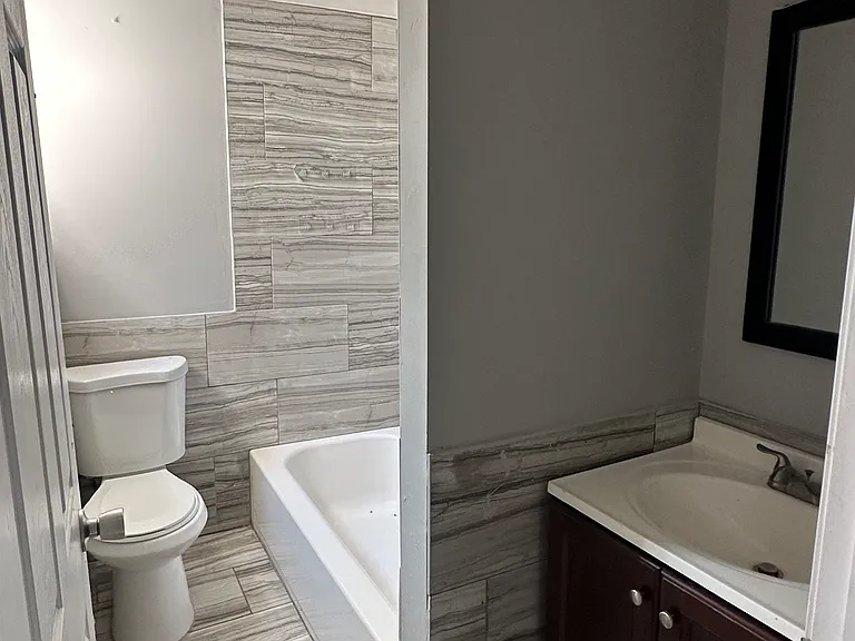1610 W Stiles St #2 — Photo 12