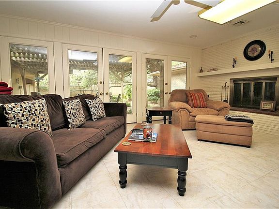 3rd image of 4809 Lockwood Dr