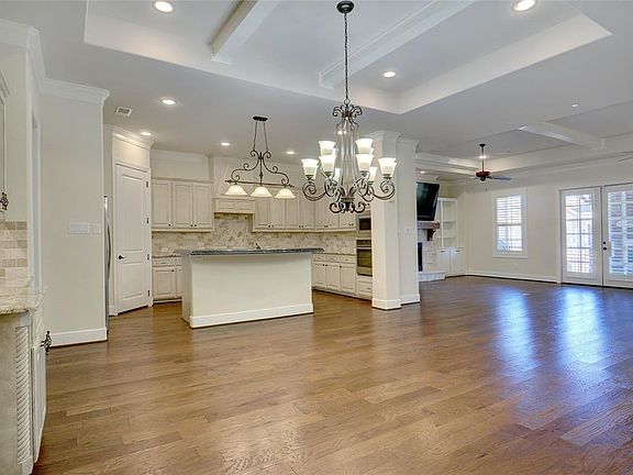 5th image of 443 Watermere Dr