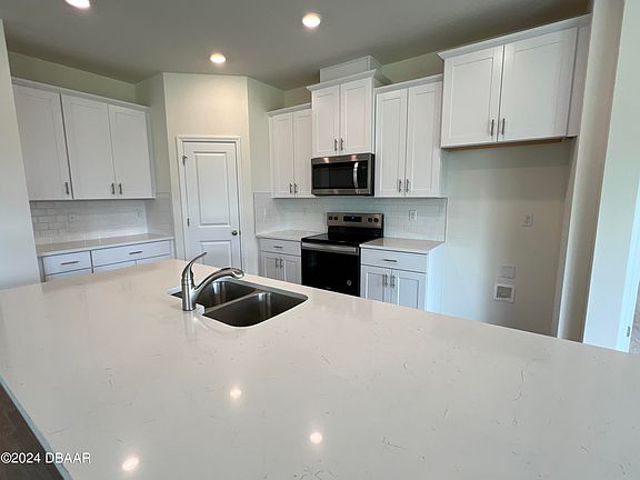 2nd image of 3271 Arch Ave