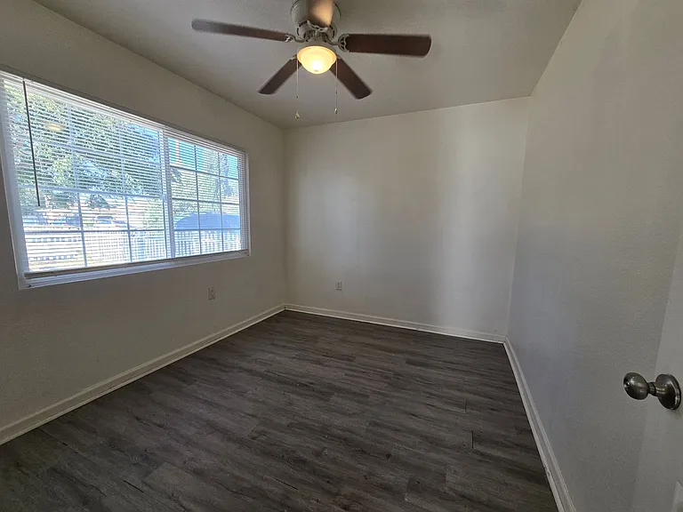 4124 W Avenue L6 — Photo 8
