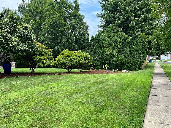 4th image of 3801 Huxley Dr