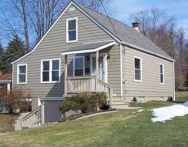 2nd image of 719 Everglade Dr