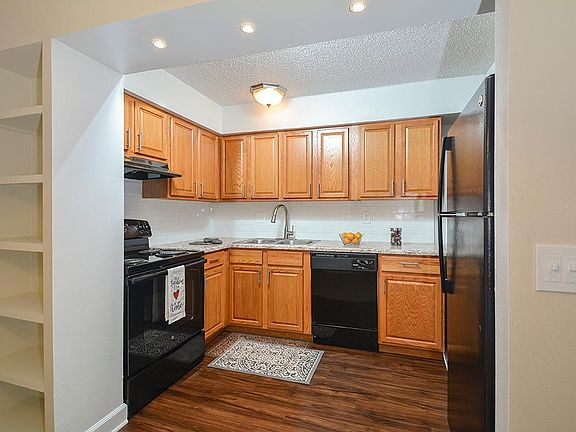 2nd image of 7517 Harlan Walk
