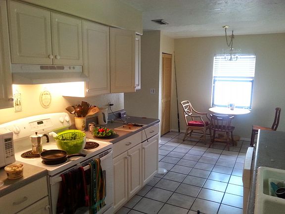 3rd image of 3721 Almond Ave