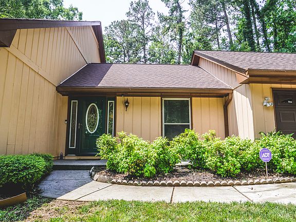 5th image of 3959 Cotswold Dr
